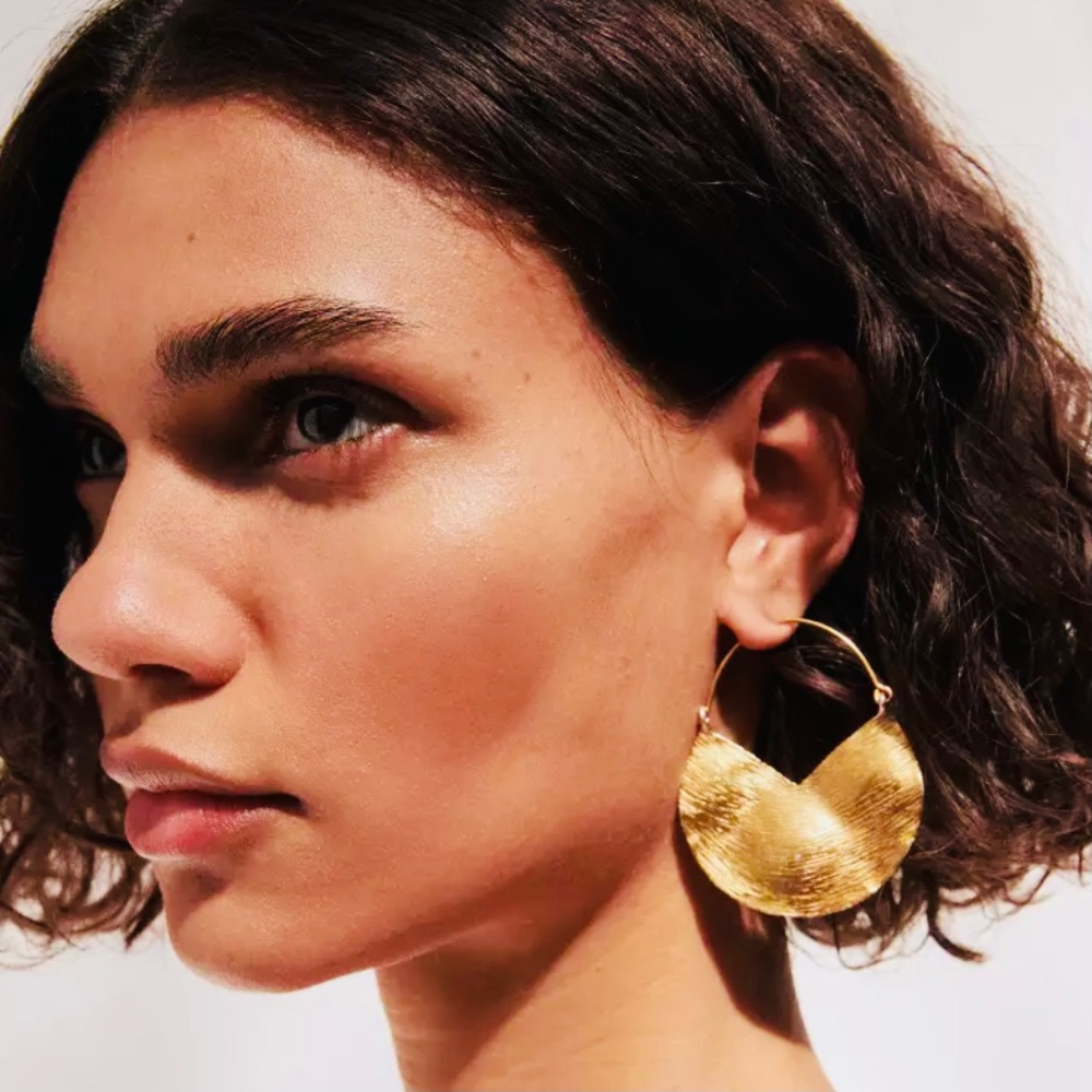 🌙🌙Zara Textured Crescent Hoop Earrings🌙🌙